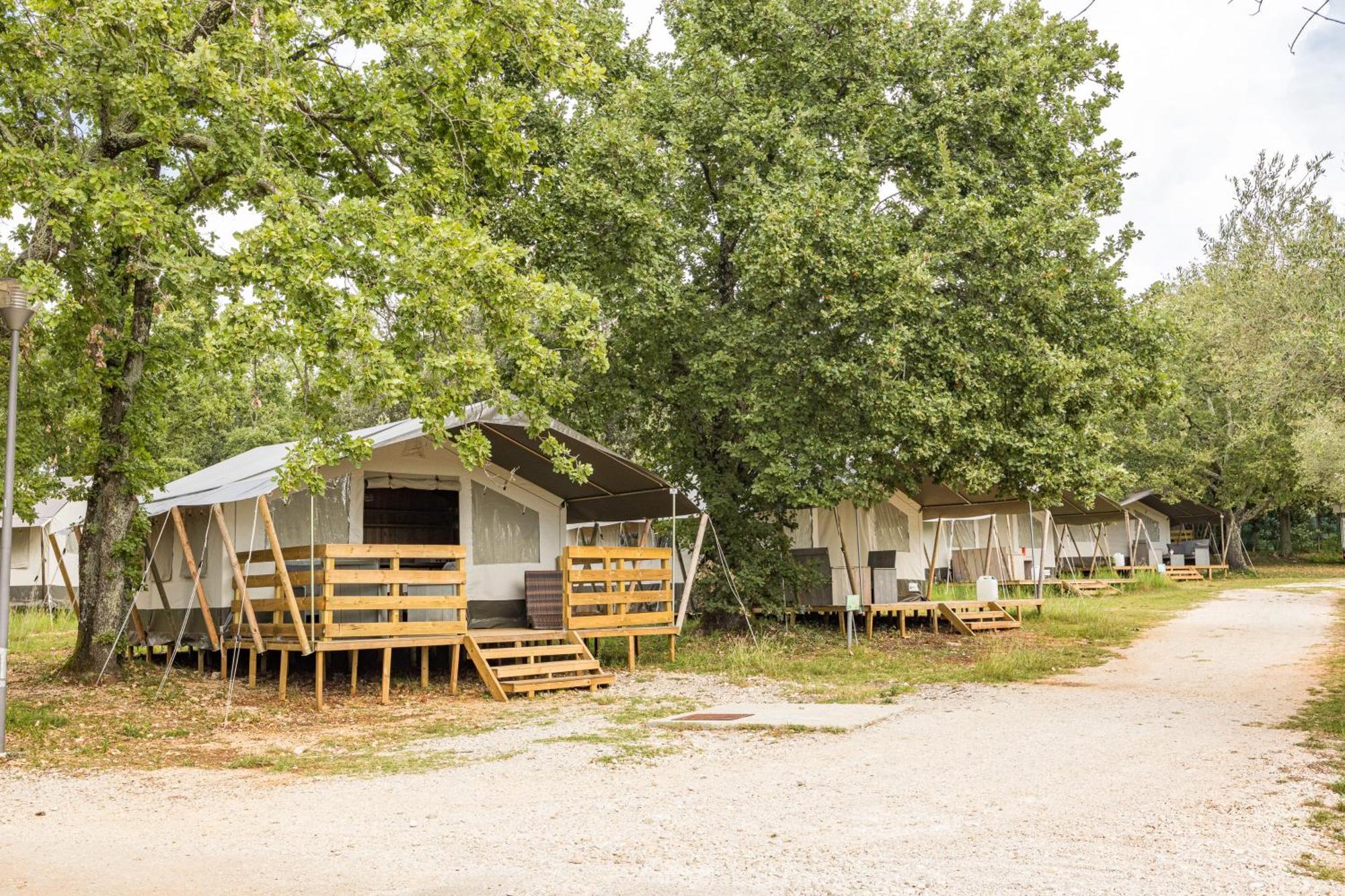 Easyatent Fkk Safari Tent Solaris Naturist - Clothes Free Poreč Rom bilde